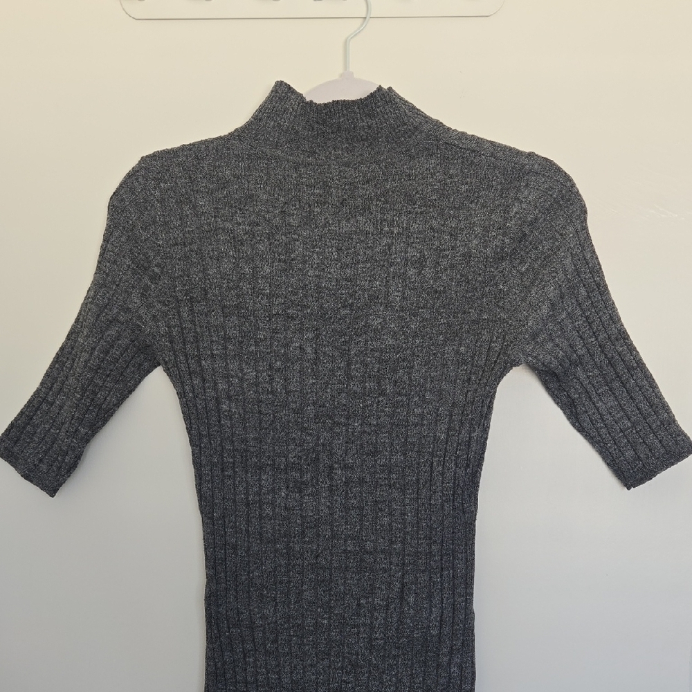 Elegant Gray Ribbed Knit Dress - Picture 3 of 4